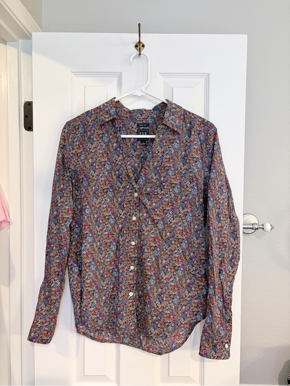 Gap Women’s Perfect Floral Button Front Shirt Small